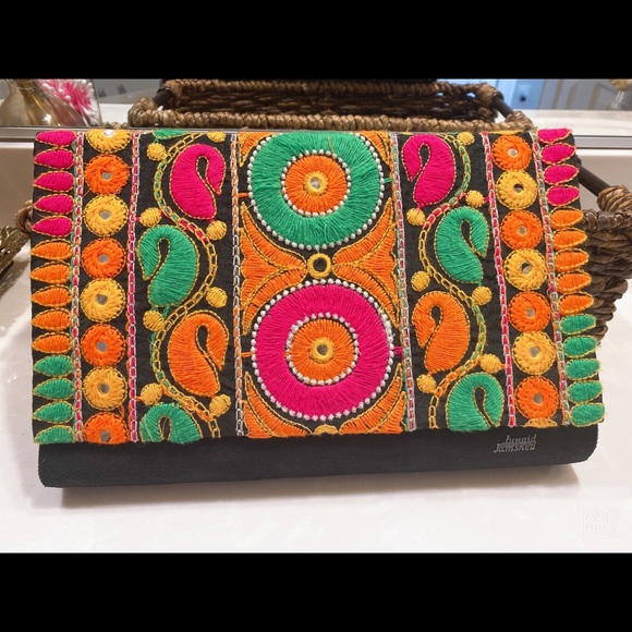 Junaid jamshaid bag/ clutch - Picture 2 of 7